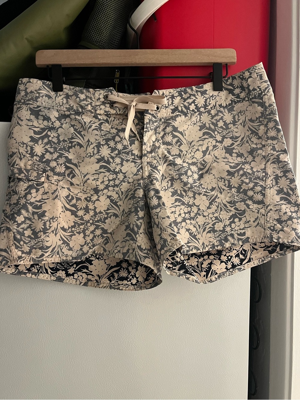 Patagonia water girl, tropical swim shorts, size 8